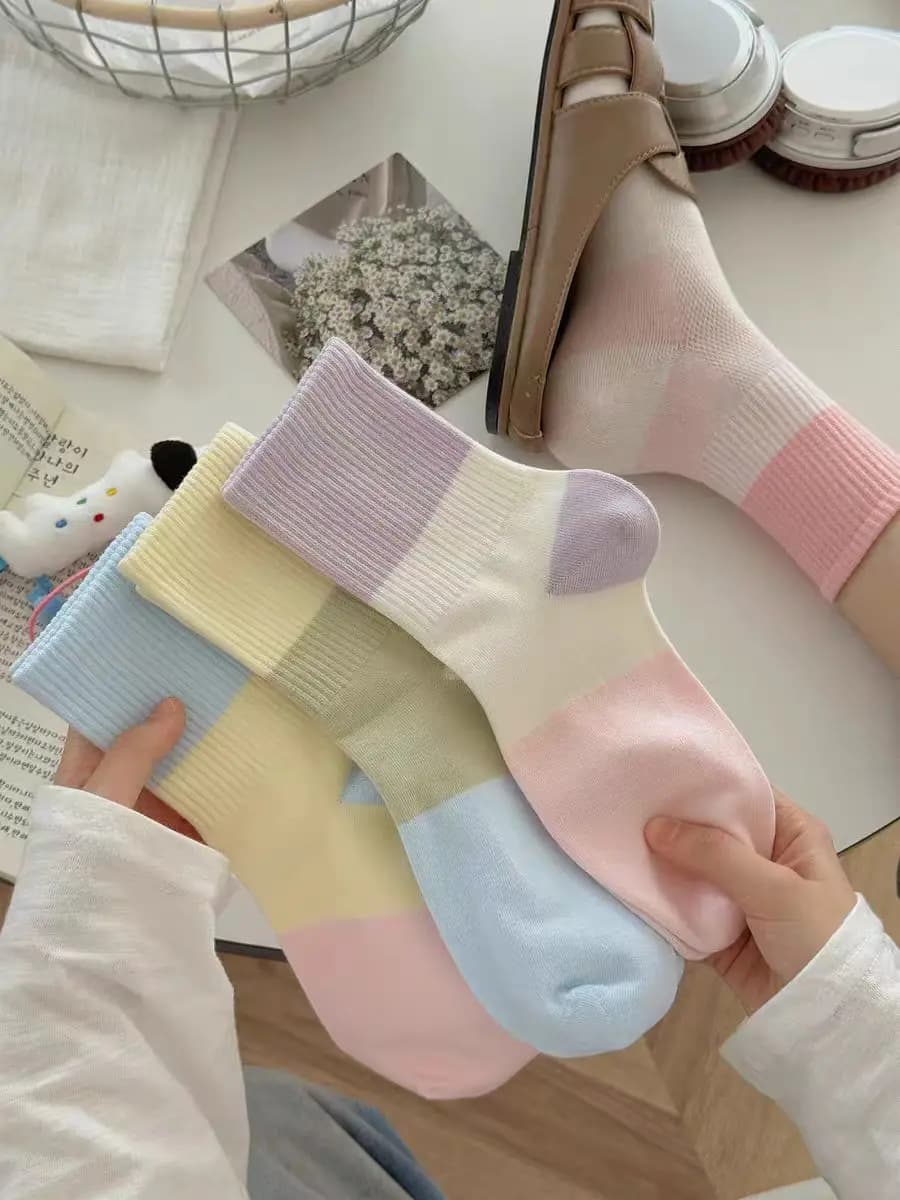 4 paia di calzini da donna a blocchi di colore, calzini in cotone pastello, calzini casual traspiranti in stile Harajuku per ragazze