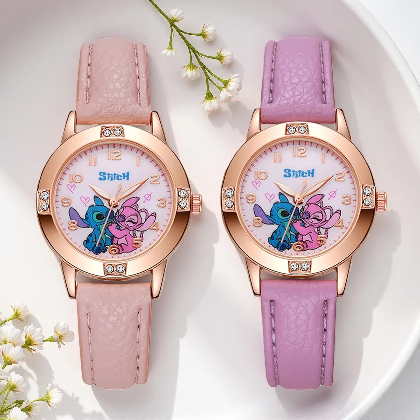 New baby watch with cartoon pattern, leather strap, dial with rhinestones, children's watch, refined gift.
