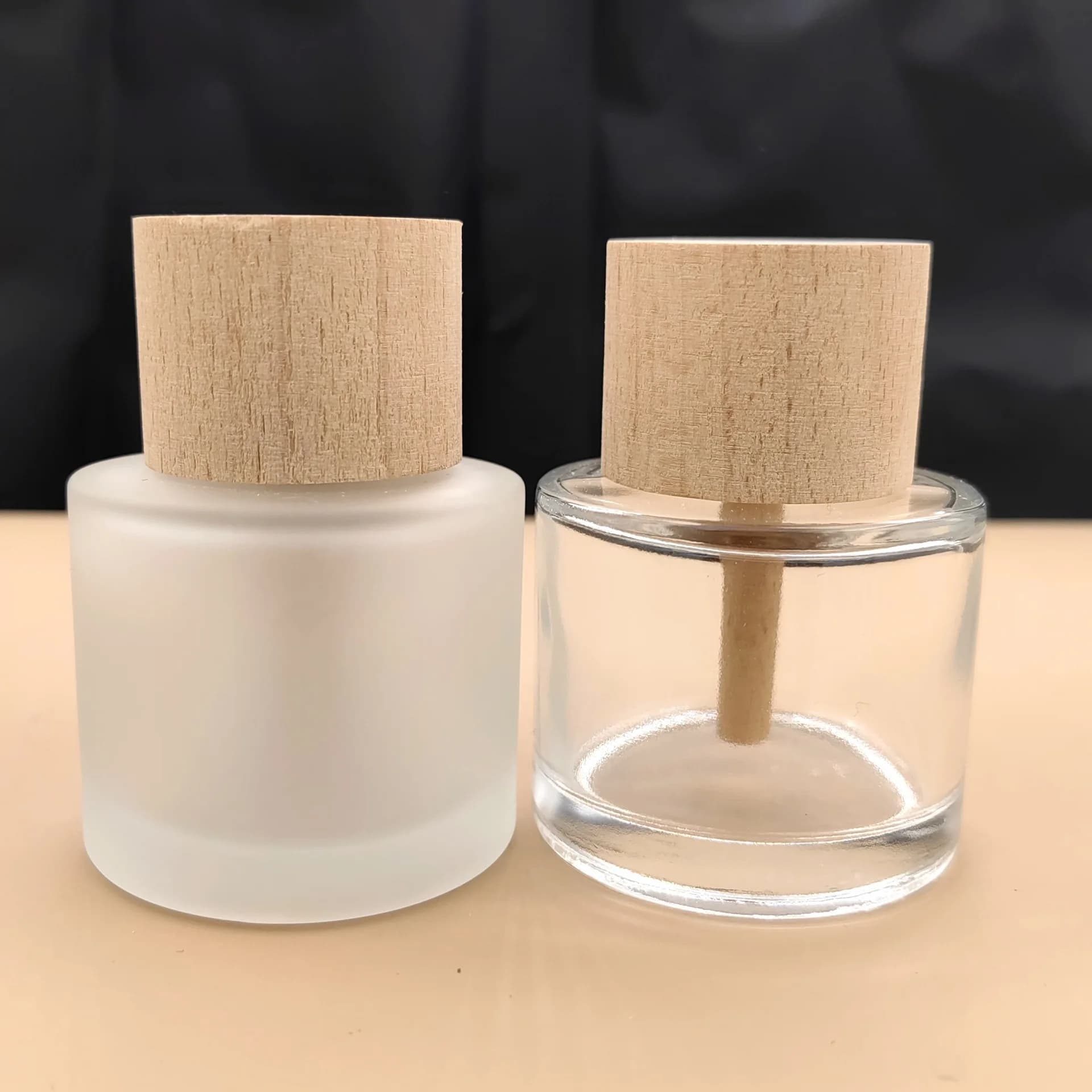 50ml Cylinder Glass Reed Diffuser Bottle Empty Aroma Container with Wooden Ball Cap and Rattan Sticks Home Fragrance Decor
