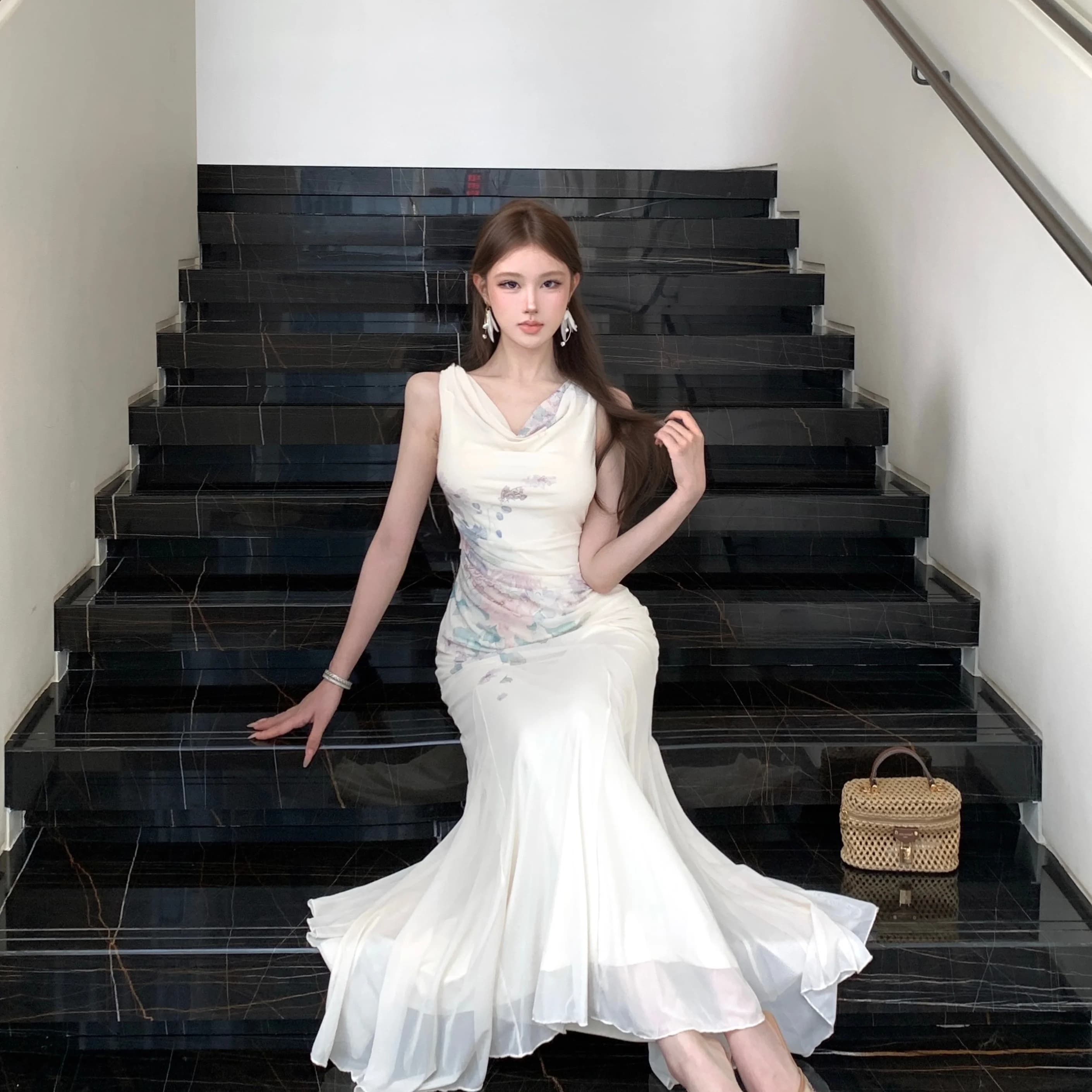 Elegante Abito Lungo Bianco Classico Senza Maniche da Donna, Estivo, Modellante, con Collo Alto, alla Moda, Gonna Midi a Silhouette A-Line