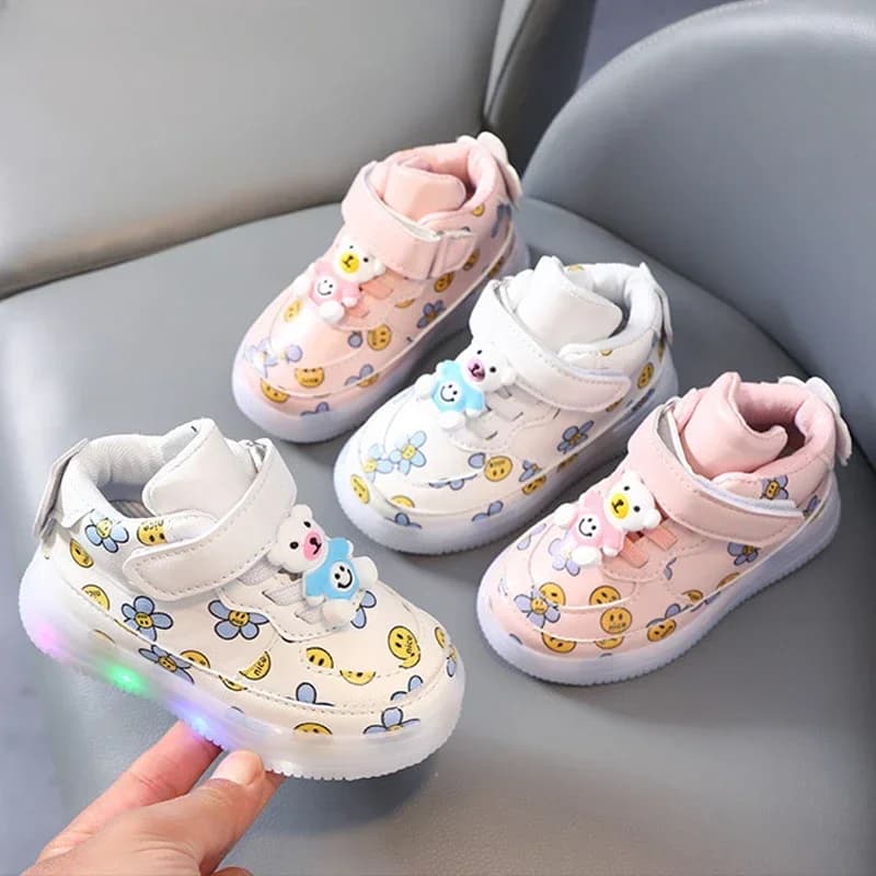 2025 LED Scarpe per bambini Scarpe per bambini per ragazza Ragazzo Scarpe da ginnastica casual luminose Scarpe da bambino per orsetto morbido e luminoso antiscivolo