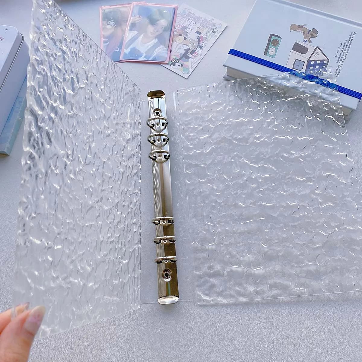 Quaderno raccoglitore A5 in acrilico con ondulazioni d'acqua per collezione di cartoline fotografiche Kpop Organizzatore di album trasparente trasparente a 6 fori