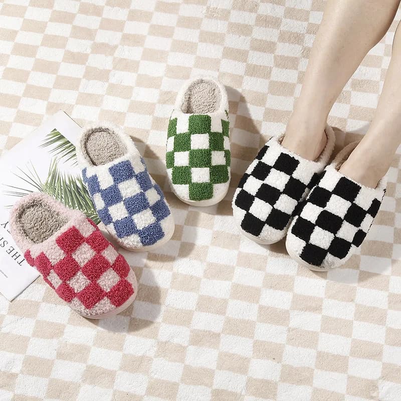 Nuove pantofole invernali da donna in cotone, con suole spesse per il calore e un senso di pisolino sulla cacca, realizzate in pelliccia di peluche