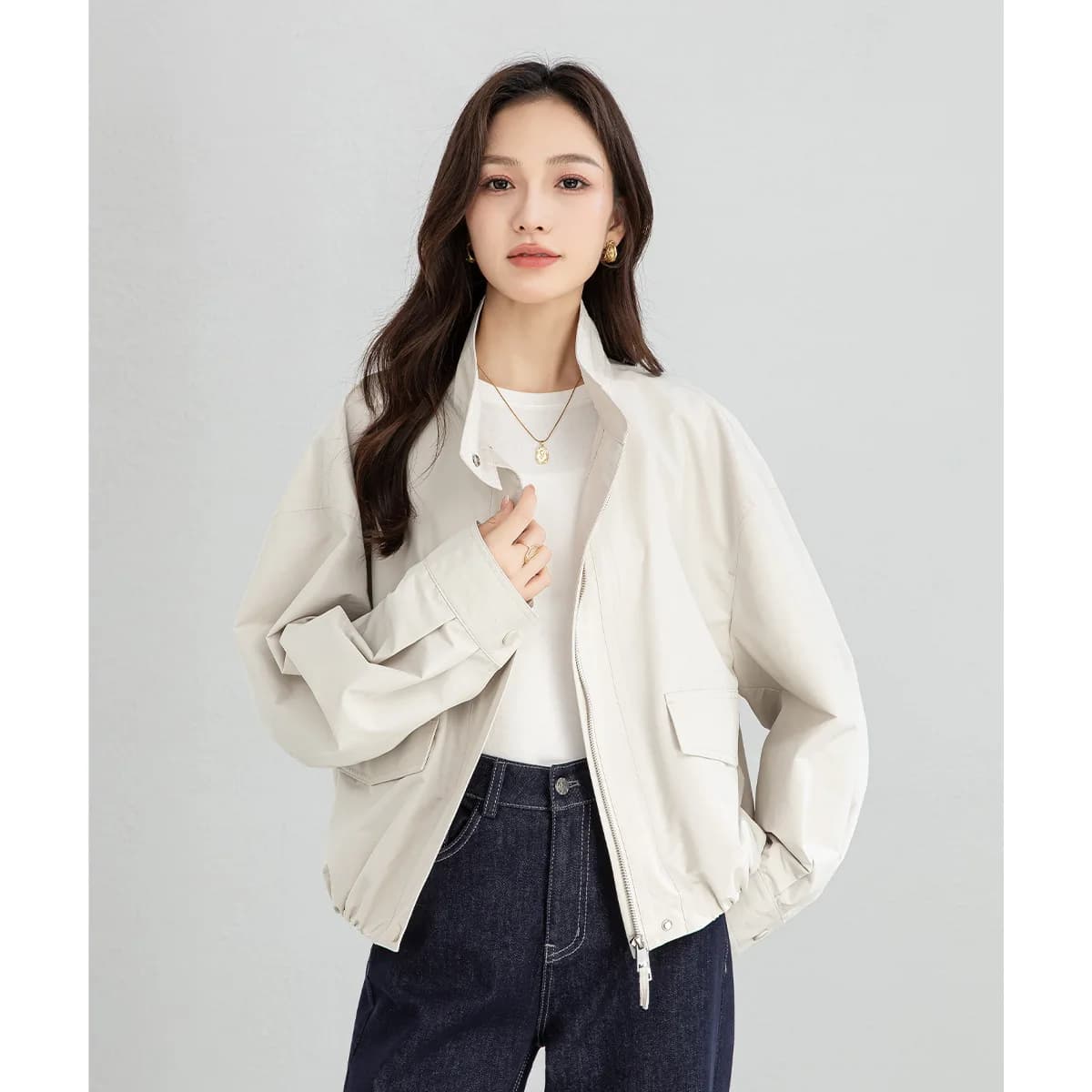 Xingge Nuova Giacca Casual alla Moda con Colletto Rialzato e Cerniera, Top Corto Versatile e Semplice da Donna, Sottile in Misto Cotone, Capospalla Primaverile