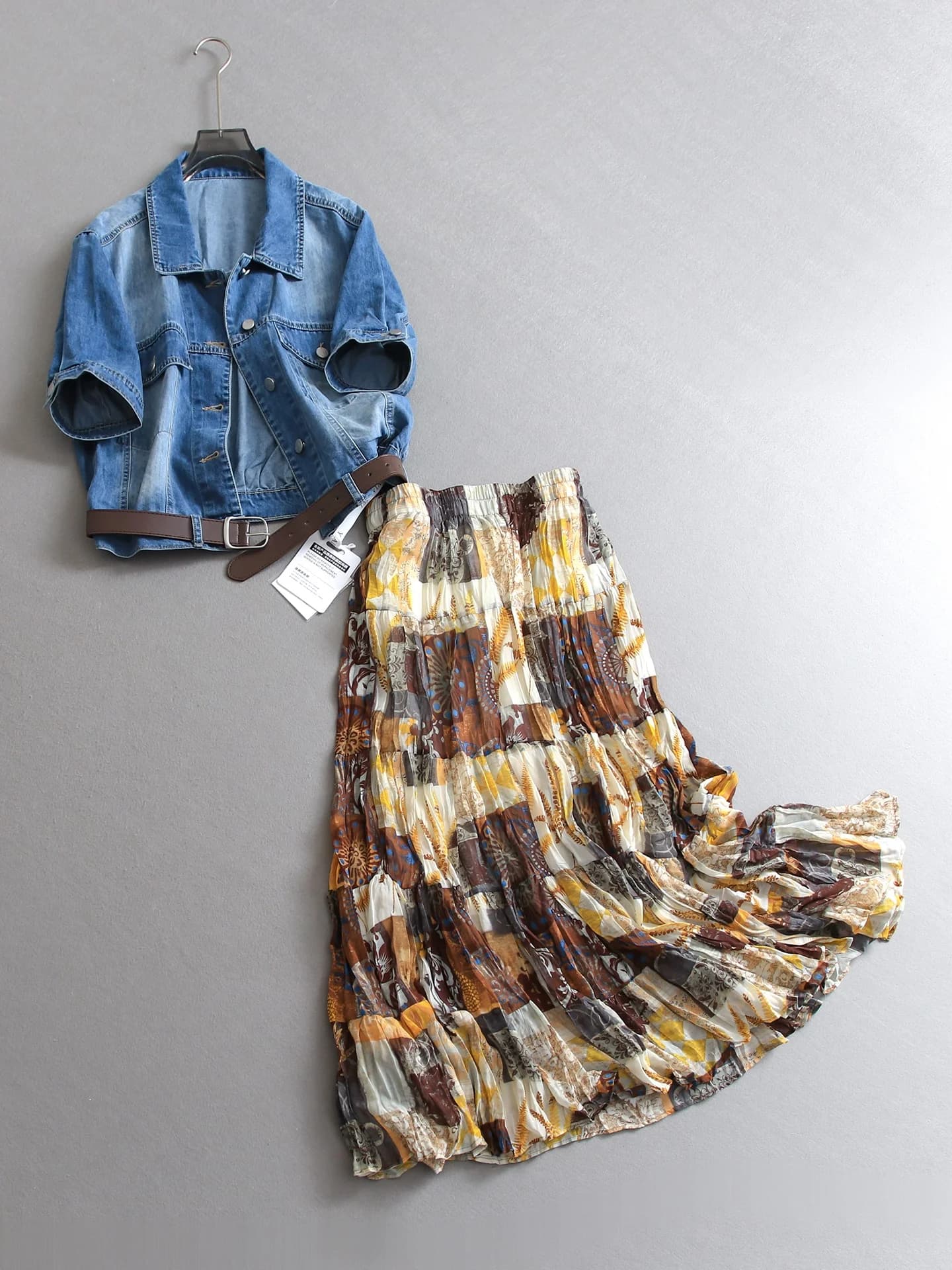 Set da Donna con Camicia in Denim a Maniche Corte e Cintura, Gonna a Vita Alta con Stampa Floreale, Stile Casual Primaverile ed Estivo