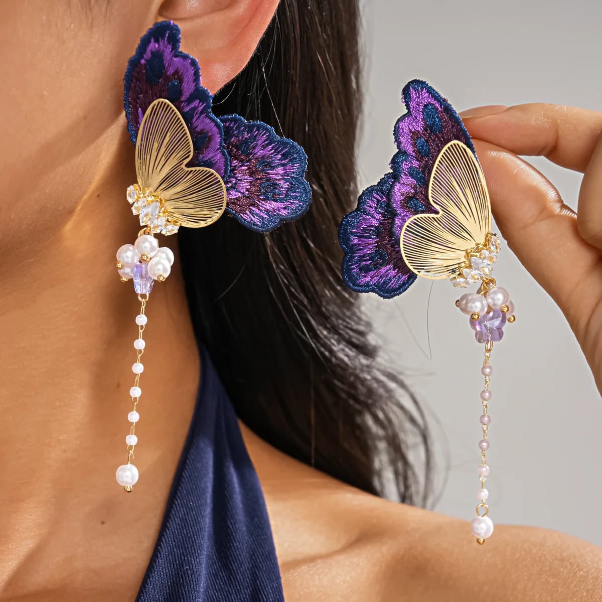 New Chinese Style Embroidered Butterfly Drop Earrings Women Simulated Pearl Tassel Dangle Earrings Charm Jewelry Cheongsam