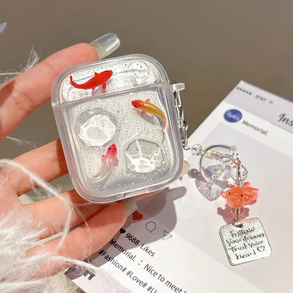 Custodia per auricolari bling con ciondolo 3D carino carpa trasparente per apple airpods 4 3 2 pro 1/2 copertura della scatola di ricarica bluetooth wireless