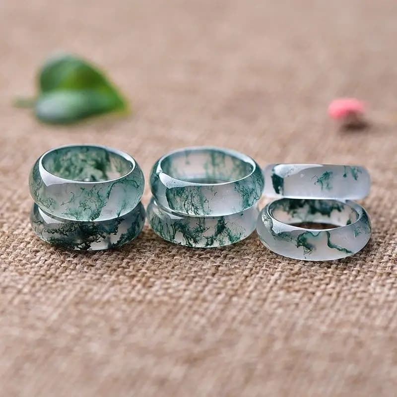 Anello in Agata Acquatica, Gioiello dallo Stile Classico ed Elegante