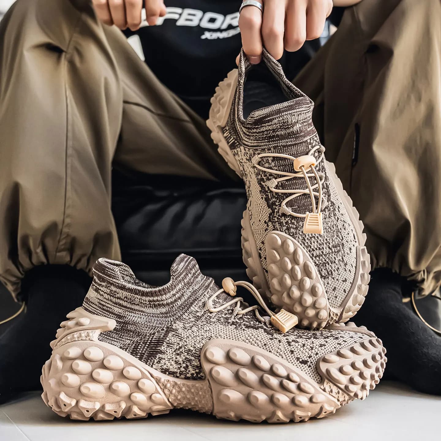 Scarpe da uomo casual slip-on sportive da esterno in rete traspirante antiscivolo e resistenti all'usura, nuovo stile Primavera Estate 2026
