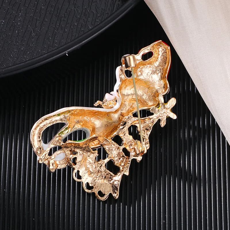 Spilla per gatti di Natale di vendita calda, accessorio per fiori sul petto con albero bianco di fascia alta e simpatico animale da donna