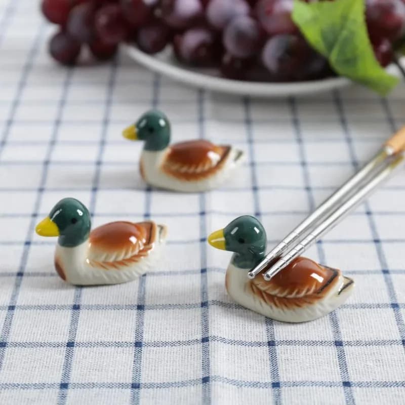 Japanese Style Ceramic Mandarin Duck Chopsticks Holder Mini Cute Home Table Decoration Chopsticks Pillow