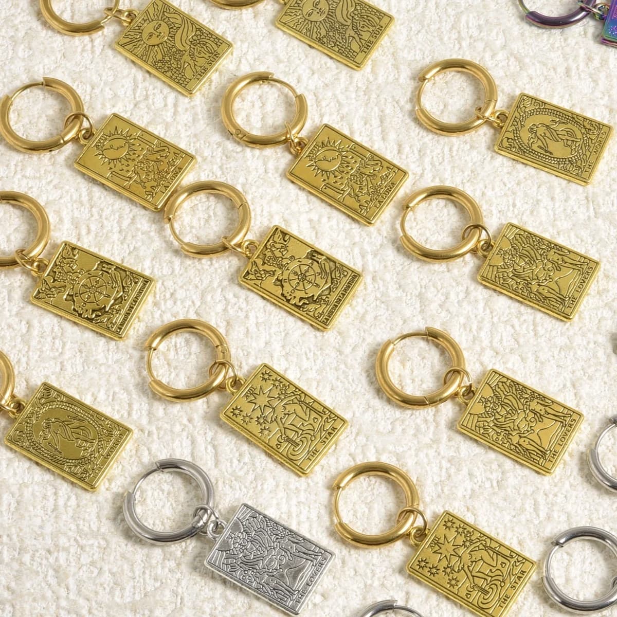 1 paio di pendenti per carte dei tarocchi in lega vintage Orecchini a cerchio in acciaio inossidabile Amanti del mondo Sole Luna Stella Ruota della fortuna Cerchi per gioielli
