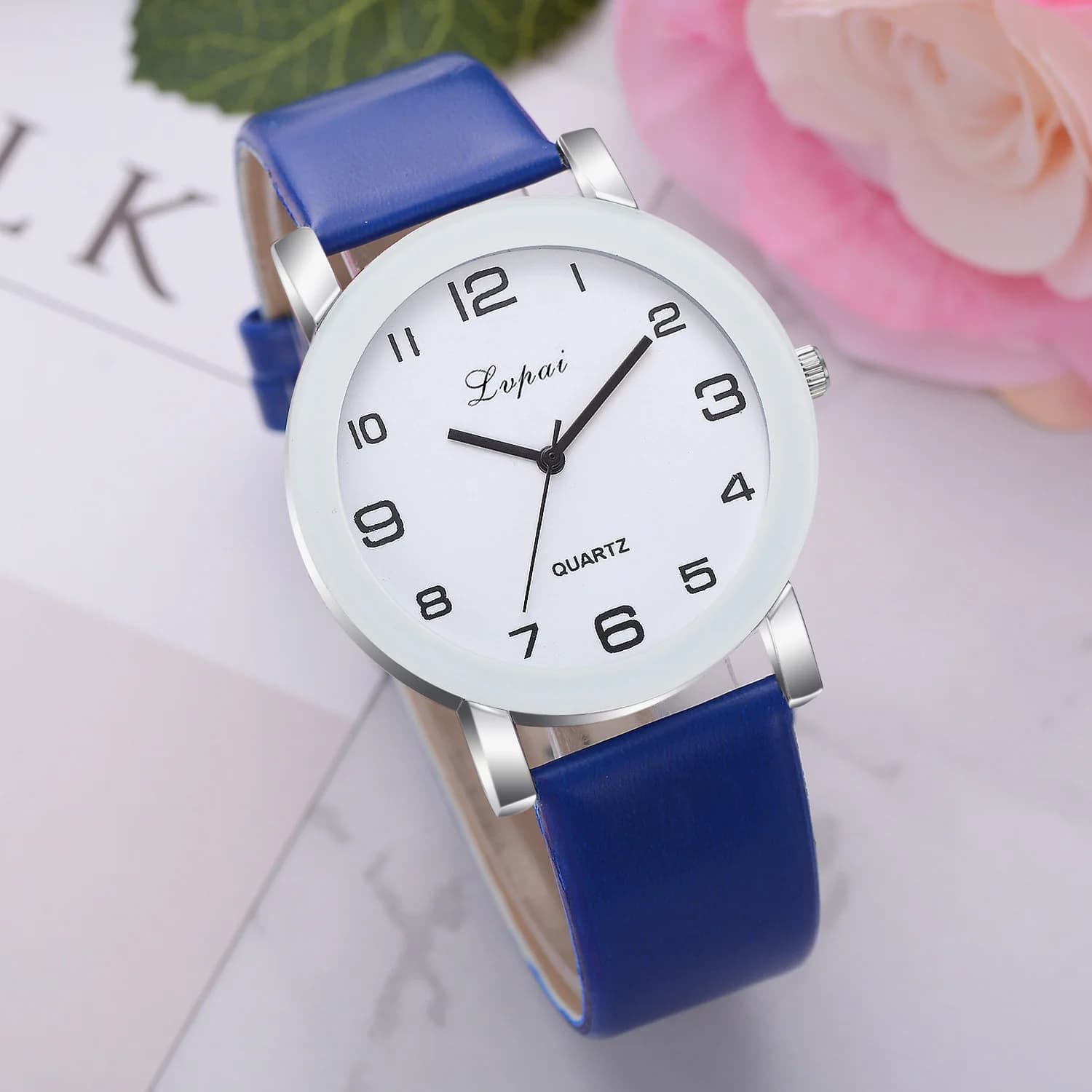 CQ96 Fashionable, Simple and casual women's watch, digital quartz watch for students, stylish temperament, women's gift watch