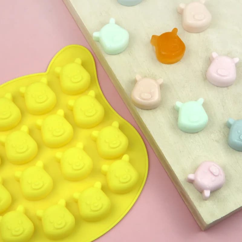 Stampo per cioccolato in silicone con orso cartone animato antiaderente a 16 fori Stampo per torta di ghiaccio in silicone Stampi per pasticceria Utensili da cucina per uso alimentare