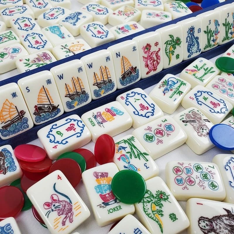 2026 Luxury American Mahjong Game Set 160pcs White Acrylic Mahjong Tiles with 3-dice 4 Rule Cards for Adult Family Party Games