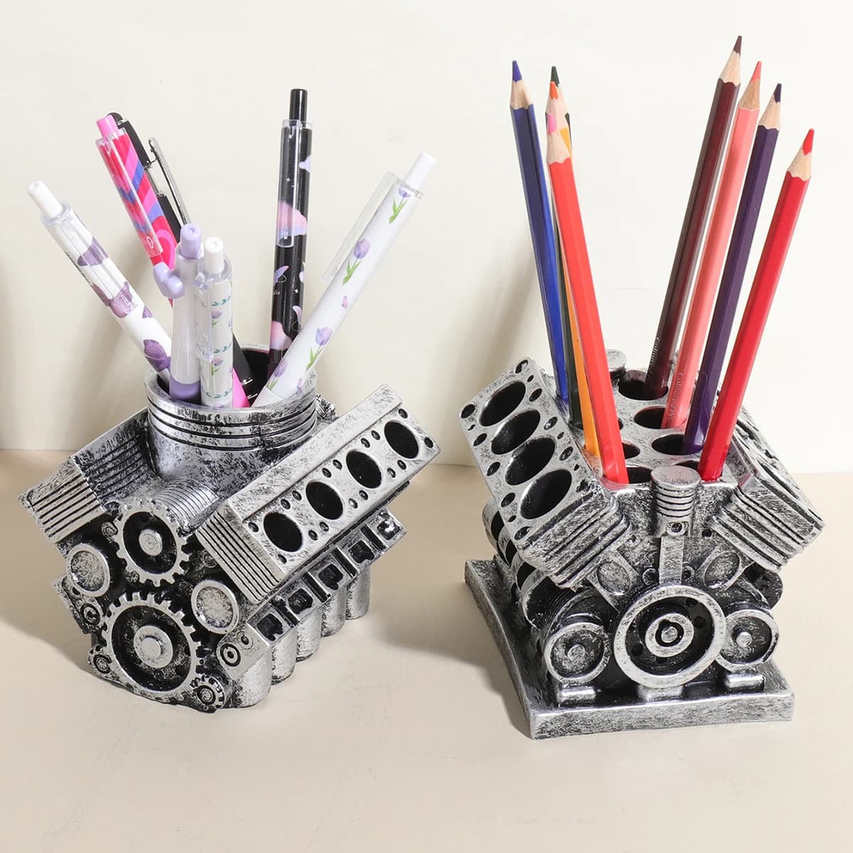 Portapenne modello motore per auto, decorazione da scrivania motore V8, astuccio per cancelleria da scrivania fresco, regalo creativo per uomo