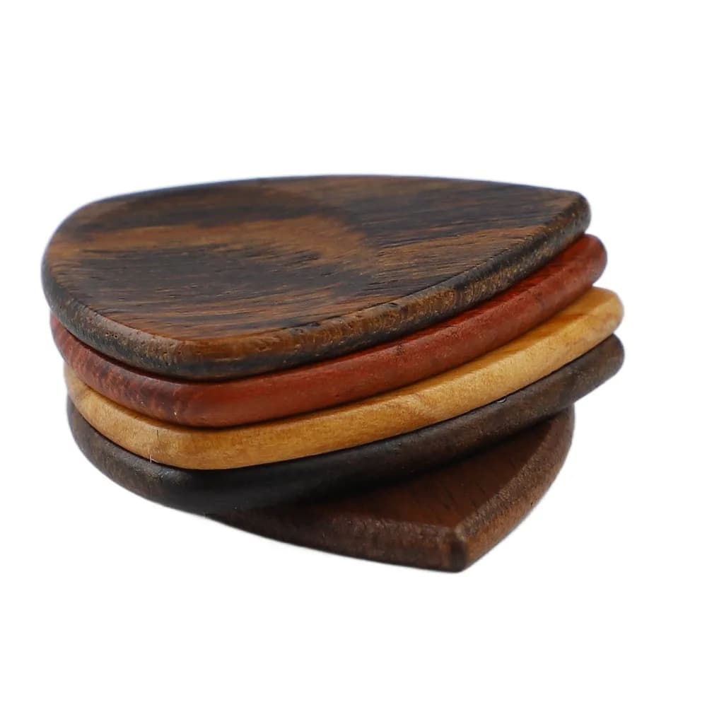 ​ Legno ​ Scatola per plettri per chitarra ​ ​ Con 5 plettri ​ Design elegante ​ ​ Custodia per plettro per chitarra ​ ​ Aspetto liscio ​ ​ Porta plettri portatile ​