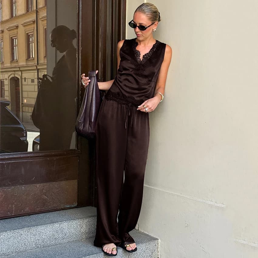 Completo Casual Linad con Canotta in Pizzo e Pantaloni a Vita Elastica 2026 - Set Due Pezzi da Donna Primavera
