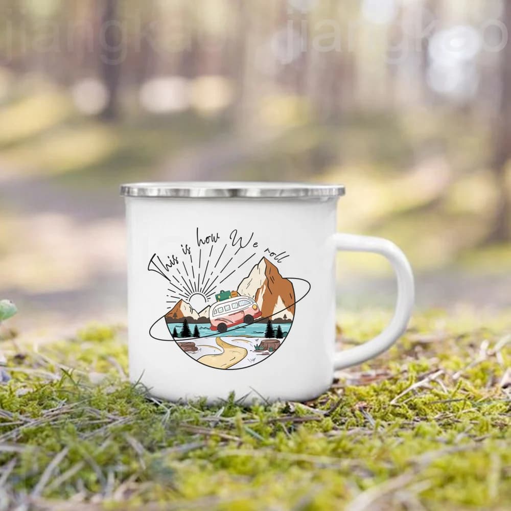 Tazze Smaltate da Campeggio con Stampa 'This Is How We Roll', Tazze per Avventure all'Aperto, Bicchieri per Birra e Succhi, Regali per Campeggiatori