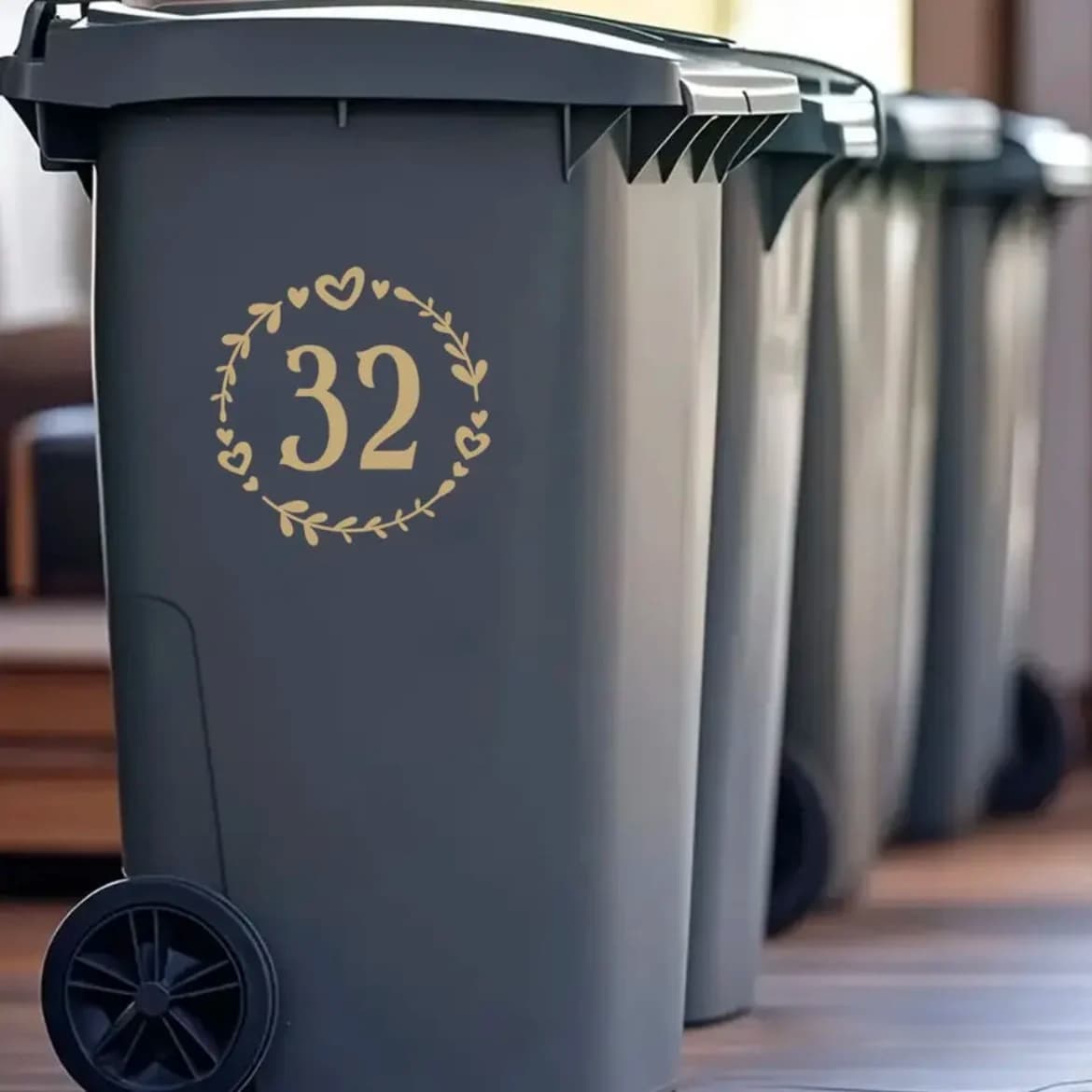 3 pezzi adesivi personalizzati con numero di cuore e ghirlanda, numero civico personalizzato, decalcomania in vinile per bidone con ruote, contenitore per pattumiera, decorazioni per la casa