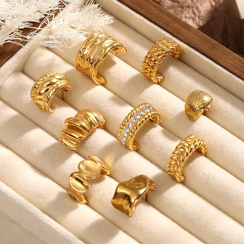 Orecchini a Perno Personalizzati a Forma di C in Elettroplaccatura 18K, Orecchini a Perno Fatti a Mano con Perle Versatili