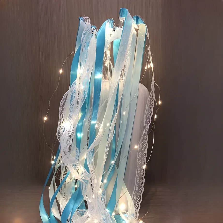 50 pz/lotto Led Bagliore Bacchette Da Sposa Nastro Stelle Filanti Lampeggiante Illumina Il Merletto Fata Bastone con Campana per la Reception Laurea Compleanno
