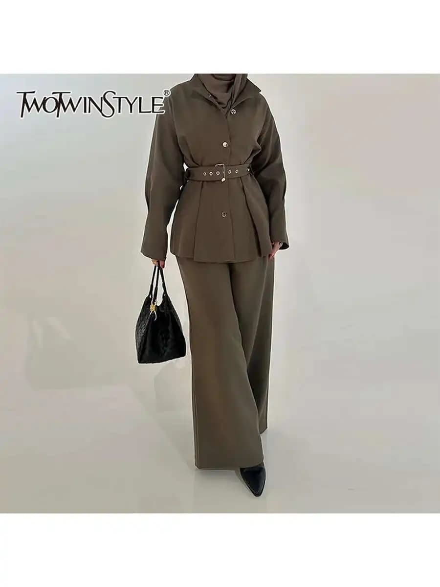 TWOTWINSTYLE Solido Set A Due Pezzi Per Le Donne Risvolto Manica Lunga Impiombato Cintura Cappotto A Vita Alta Pantalone Temperamento Set Abiti Femminili