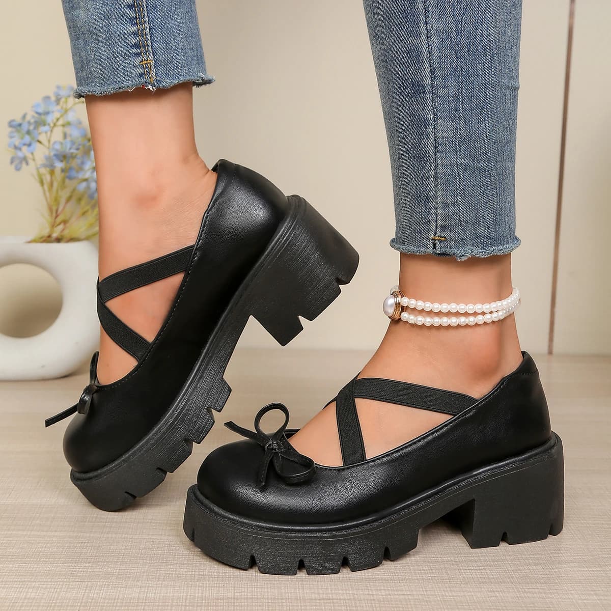 Mary Jane Women's Shoes with Plateau and Design at Straps Crossed, Flame Decoration, Anti-slip and Resistant to wear, with High Heel, for Spring and Autumn