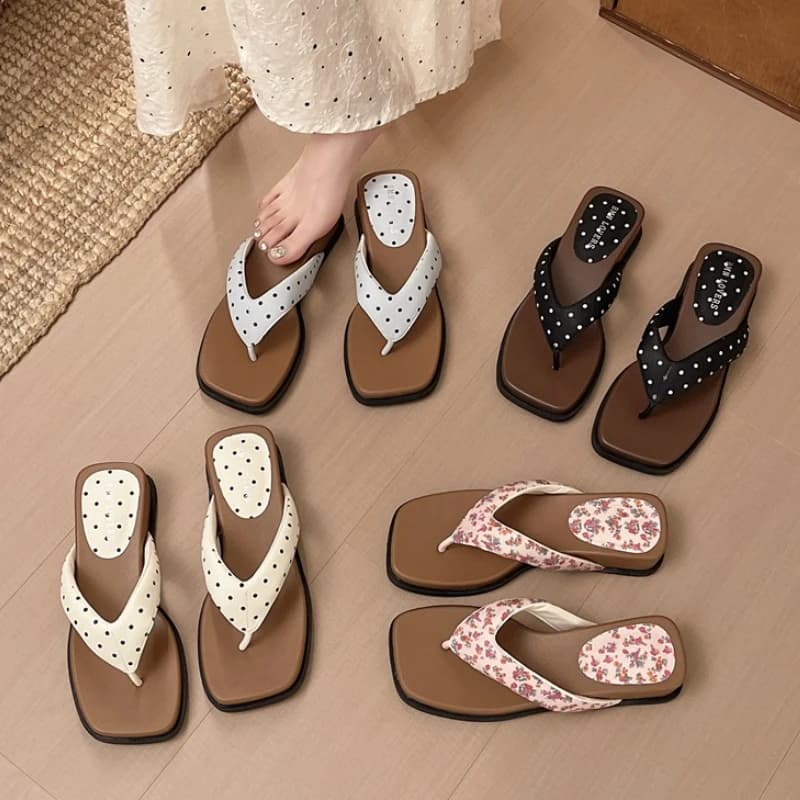 Ciabatte Estive da Donna con Plateau e Fondo Spesso a Pois, Scarpe con Rialzo Discreto, Infradito di Design, Ciabatte Eleganti per Vacanze