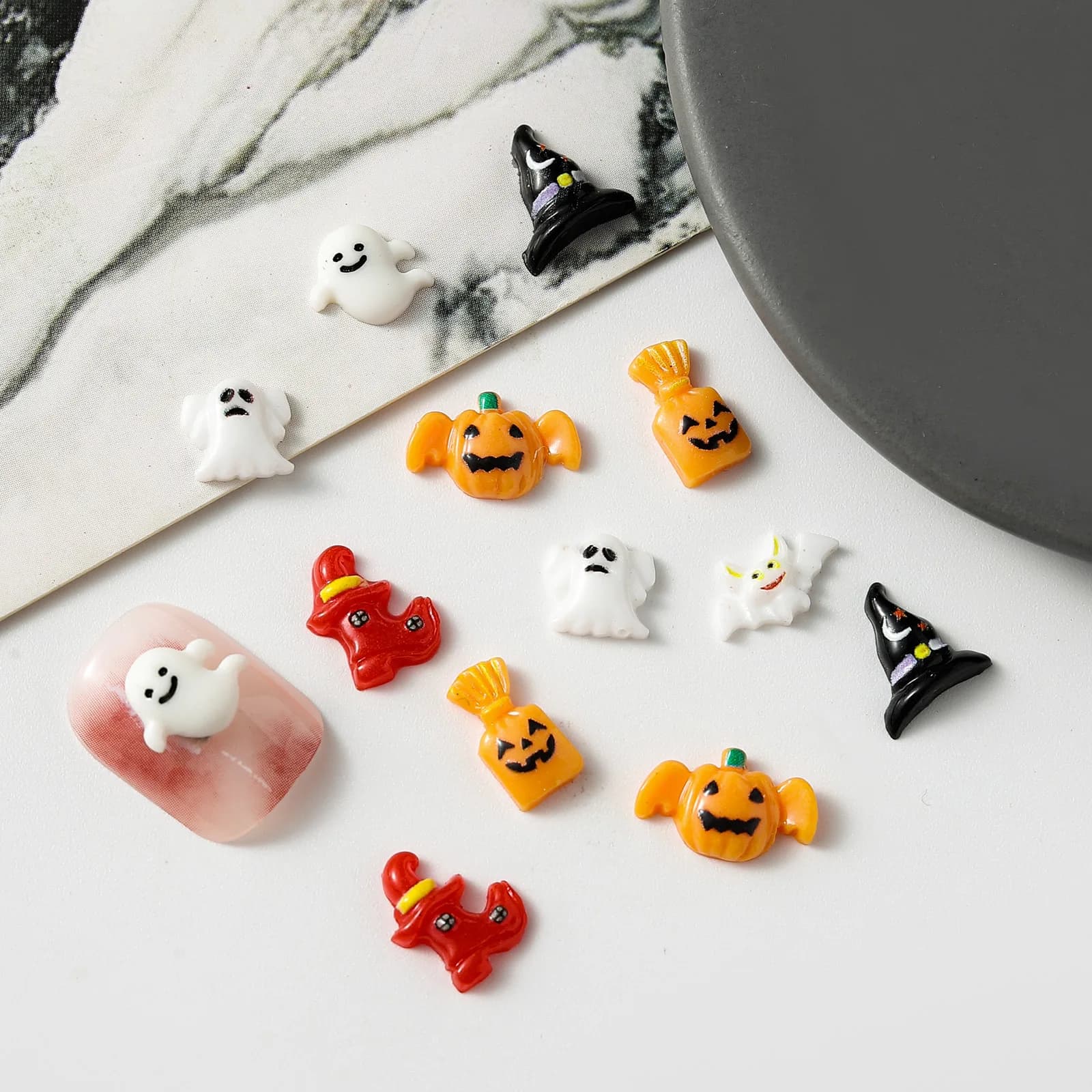 20 pz Halloween Resina Pendenti E Ciondoli Per Unghie Zucca Fantasma Piccolo Fantasma Scarpe Magiche Decorazioni Per Unghie Parti FAI DA TE 3D Mini Unghie Artistiche Accessori