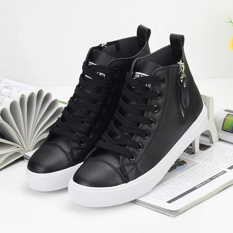 2025 Autunno e Inverno Nuove donne Scarpe alte Vulcanizzate Pu Leather Lace-up Flats Moda Sneakers Best seller Stivali Promotin