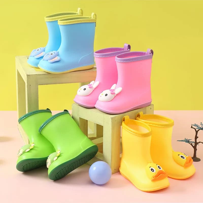 Stivali da pioggia per bambini Ragazzo Scarpe da acqua impermeabili leggere e pratiche per bambini per ragazze Stivali da pioggia impermeabili per bambini in gomma PVC