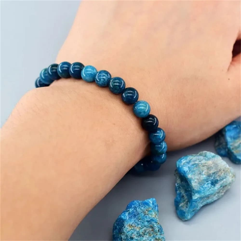 Bracciale alla moda in apatite blu naturale, confortevole, di lunga durata, accessorio versatile per uomo, da indossare tutti i giorni e per occasioni speciali.
