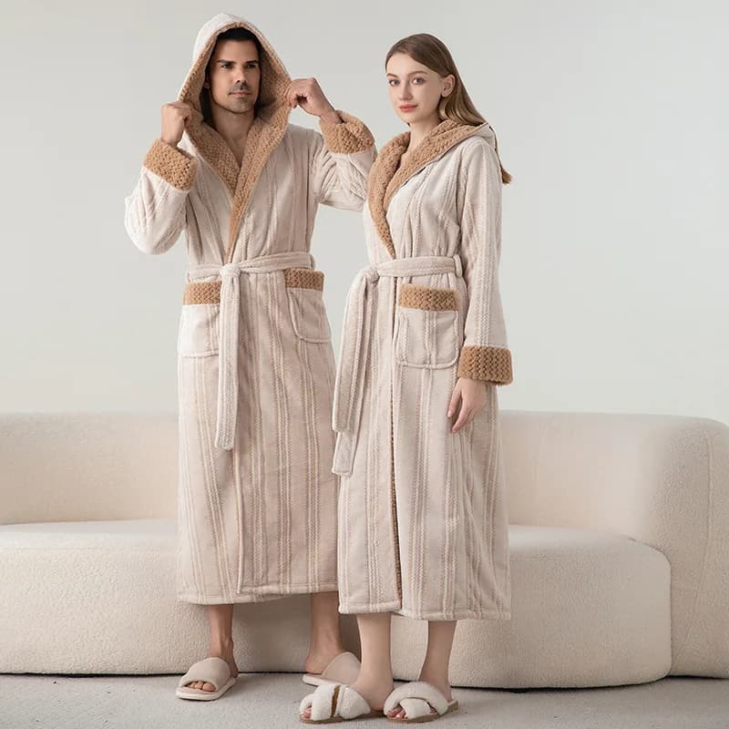 Wholesale Factory Direct Delivery of Jacquard Fleece Bathrobes and Nightgowns for Men Women Couples Comfortable Pajamas Included