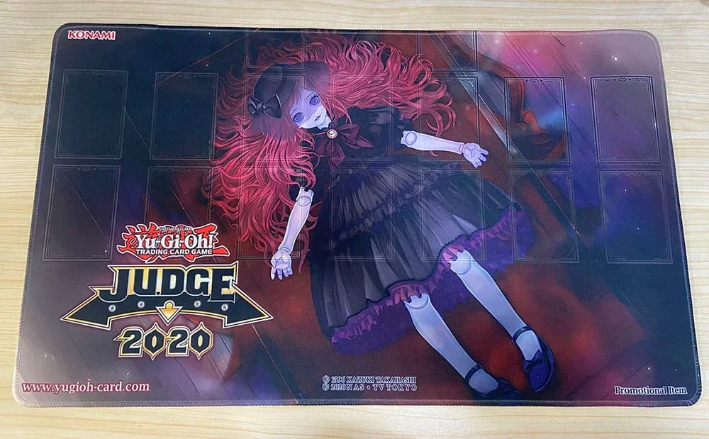 YuGiOh Gimmick Burattino Bisque Doll Playmat TCG CCG Zerbino Gioco da tavolo Tappetino Gioco di carte collezionabili Tappetino per mouse in gomma antiscivolo Borsa gratuita