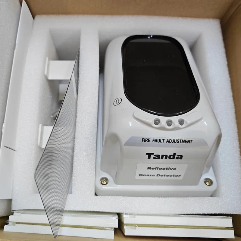 Conventional Reflective Beam Detector DC24V with relay output 4wire smoke alarm with 4 reflectors TANDA