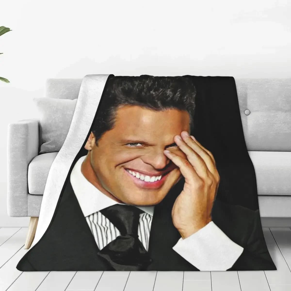 Luis Miguel coperta di flanella qualità Super Warm Singer Mexican Smile Throw coperta inverno viaggiare camera da letto novità copriletto