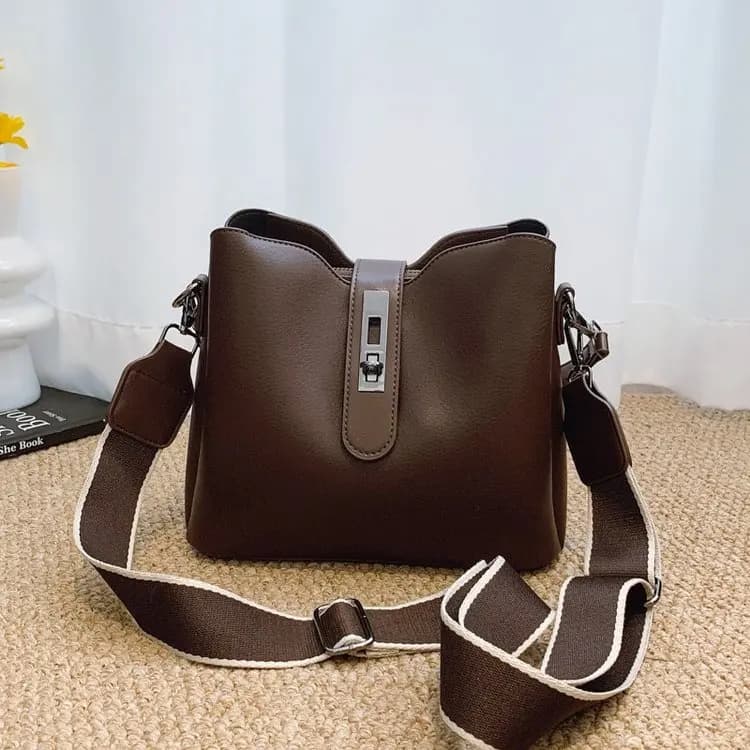 Borsa per Pannolini Elegante e Leggera, Zaino Multicomparto per Mamme, Ideale per Passeggino e Uso Quotidiano all'Aperto