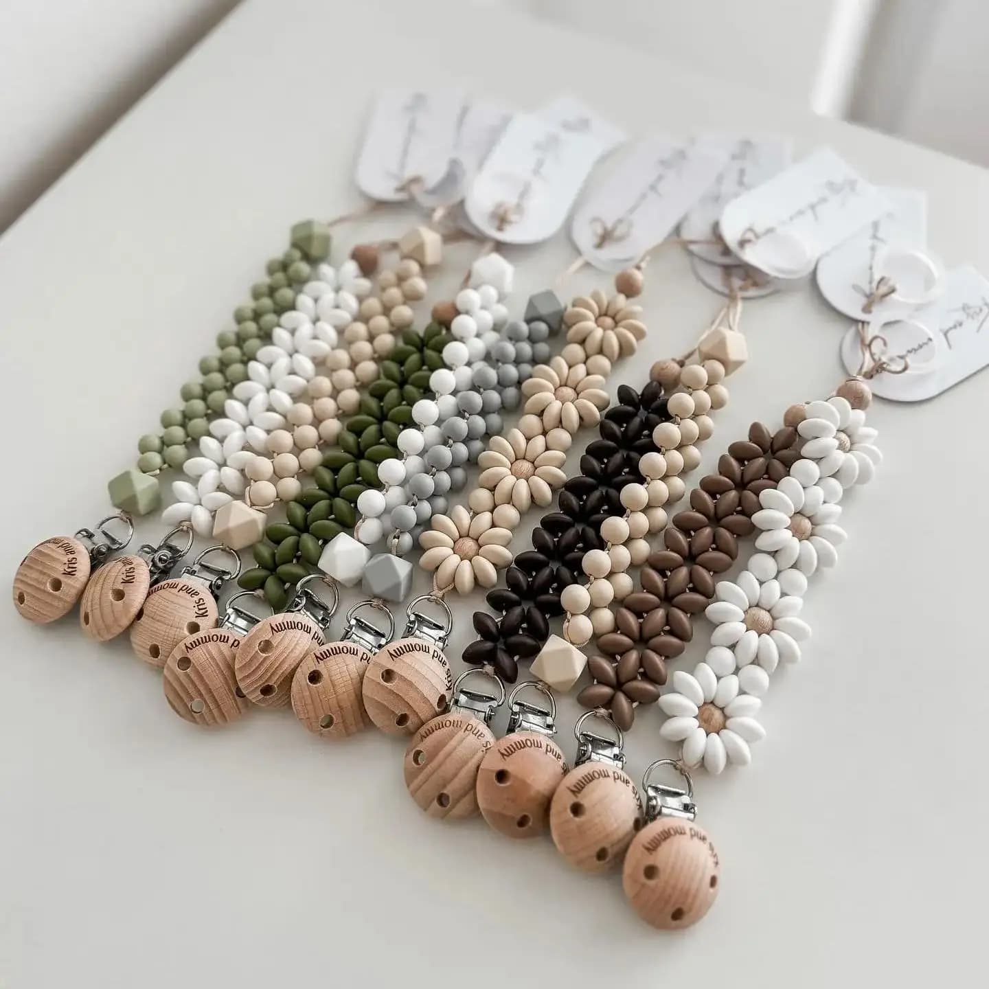 Clip per ciuccio per bambina Clip per succhietto per fiori Fatta a mano in silicone per ragazzo Manichino per capezzoli Clip per dentizione essenziale per neonato