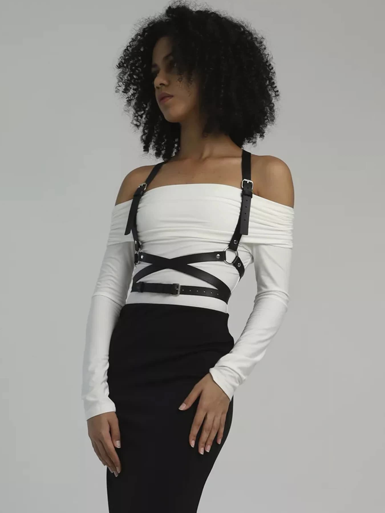 Reggiseno con imbracatura in pelle PU nera da donna - Body lingerie con spalline regolabili per outfit da festival rave, stile gotico
