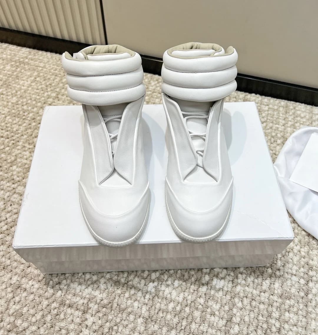 Luxury Brand Commuter Shoes Outdoor Sports Leisure High-top Flat Shoes Couple Style Casual Running Shoes Genuine Leather Upper