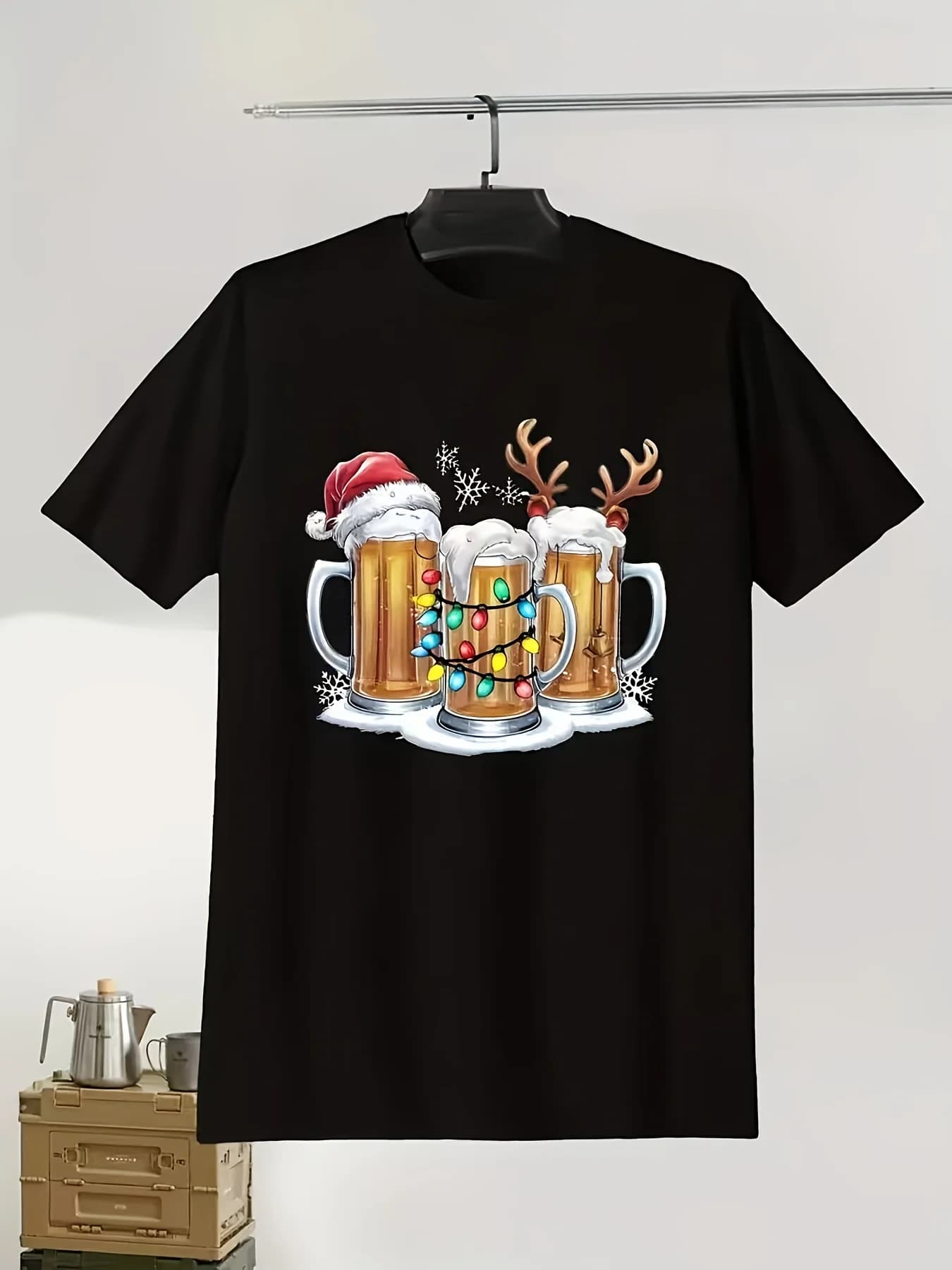 T-shirt con grafica per tazza di birra natalizia - Camicia da festa per uomo in morbido cotone, regalo perfetto per la birra