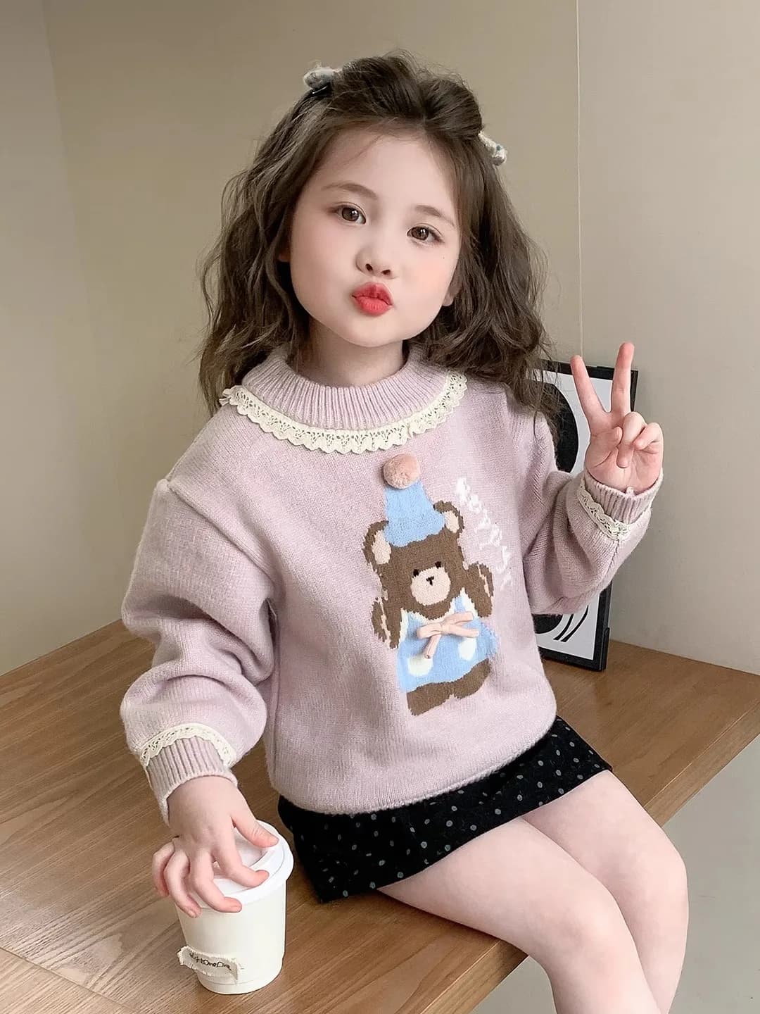 Maglione per Bambine con Stampa Orso e Pizzo, Abbigliamento Coreano Autunno-Inverno, Caldo e Confortevole