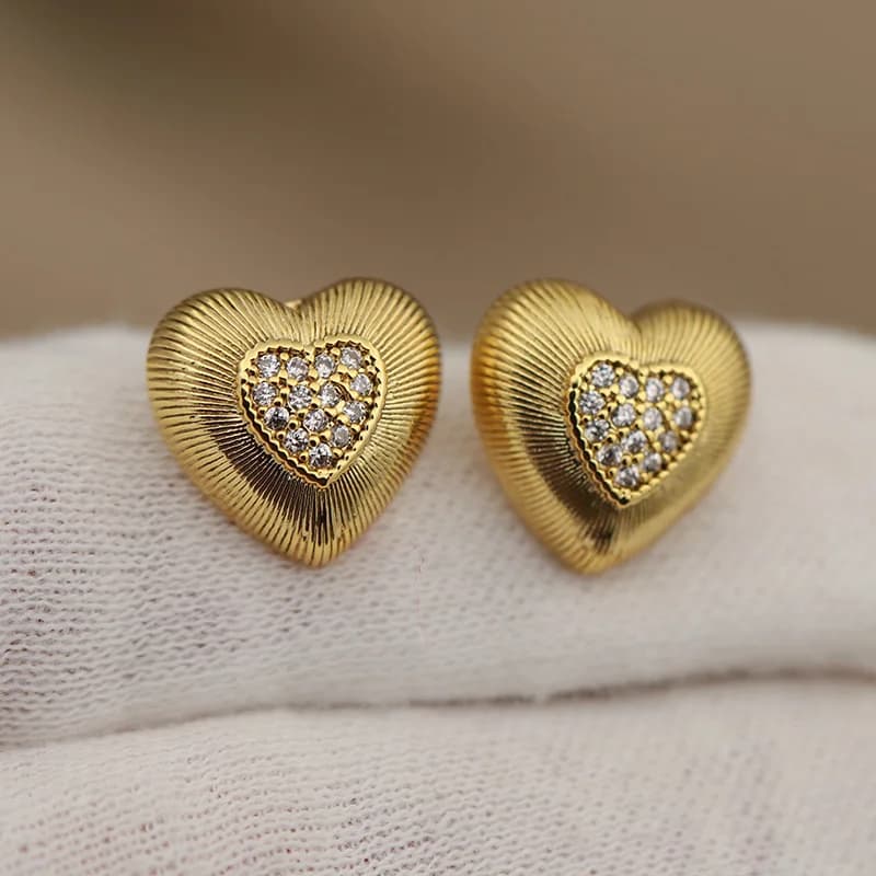 Orecchini a forma di cuore con zirconi di nuovo design per la vista per le donne Orecchini di stelle marine di stile semplice di gioielli di marca di moda