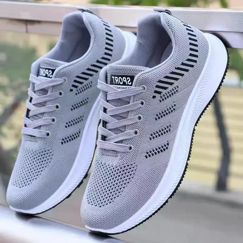 Men's casual racing shoes 2025 with design non-slip outdoors Flat grey sports shoes Fashionable black men's shoes