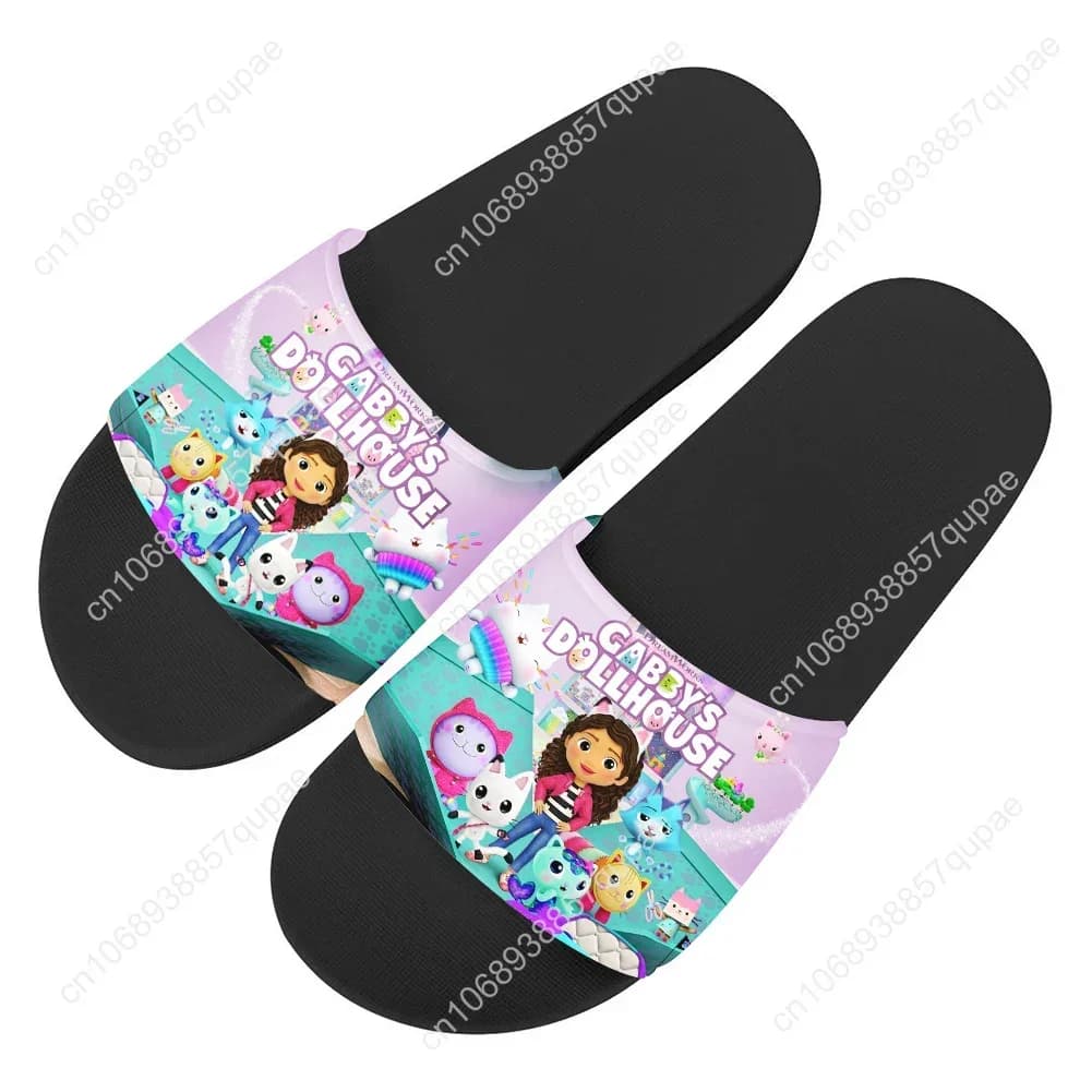 Gabbys Pantofole da casa per casa delle bambole Anime Simpatico cartone animato Uomo Donna Adolescenti Sandali da piscina da spiaggia Scarpe da pantofola estive su misura