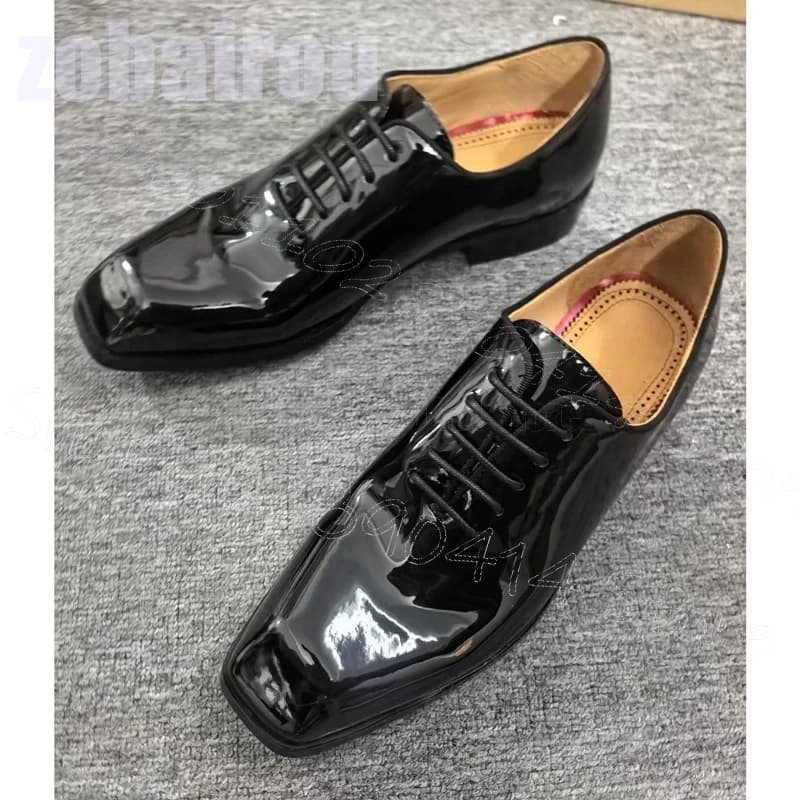 Mocassini con cinturino in pelle verniciata con punta quadrata nera Scarpe slip on da uomo di moda Scarpe eleganti da uomo per banchetti fatti a mano di lusso