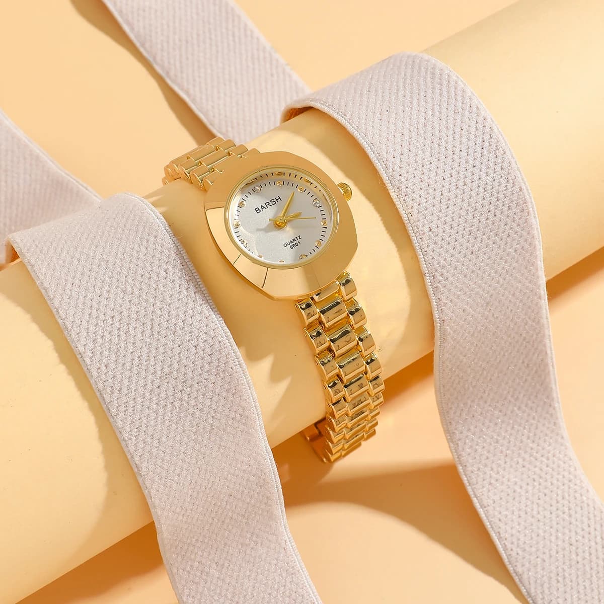 Elegante Orologio da Donna Mini Dorato, Quadrante Ovale in Acciaio Inossidabile con Confezione Regalo, Regalo Perfetto per Lei, Ideale per l'Uso Quotidiano