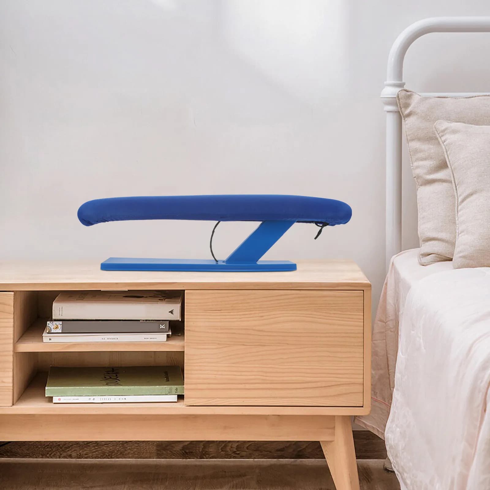 Asse da Stiro Lunga con Supporto Imbottito, Base Antiscivolo Robusta e Portatile per Casa e Viaggio, Soluzione Efficiente per Stirare i Vestiti