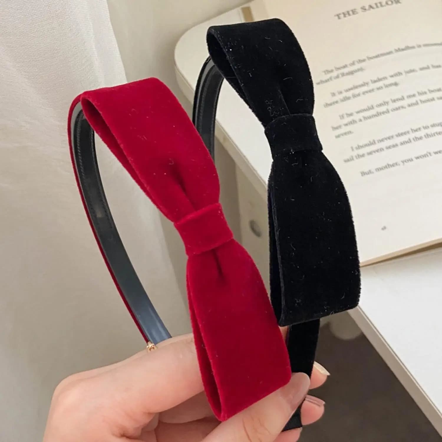 Elegant Velvet Hair Band with Women's Flake, Red and Black Hair Tape, Girl's Hair Ride, Party Hair Accessories
